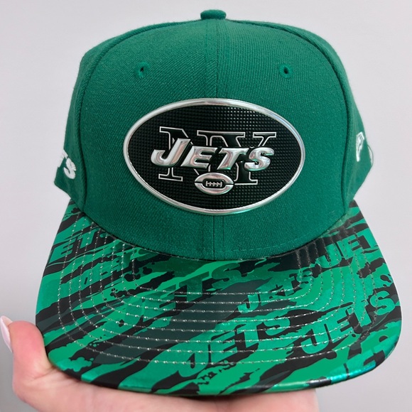 Jets Snap Back - Picture 2 of 7